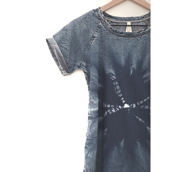 GLAM DOLLZ BLUE TIE DYE DENIM SHORT SLEEVE SHIRT - SIZE: SMALL - Picture 4 of 5